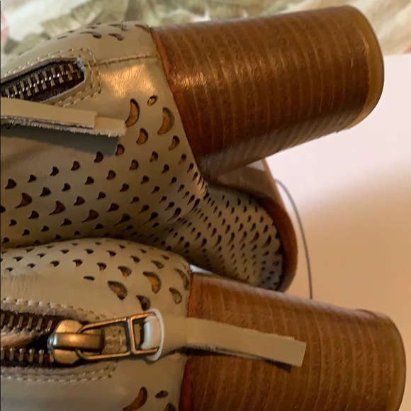 Sheridan Mia Paola Peep Toe Bootie - Picture 4 of 11